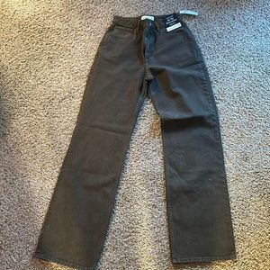 Brand new with tags Abercrombie and Fitch 90s relaxed brown jeans